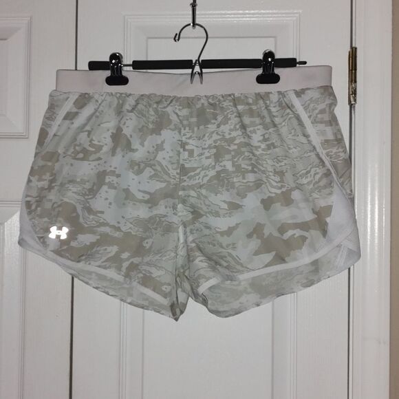 Under Armour light  gray camo loose  running shorts   Sz XL - Picture 1 of 9